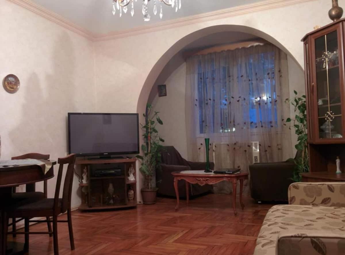 Akhmeteli Apartment Old Батуми Екстериор снимка